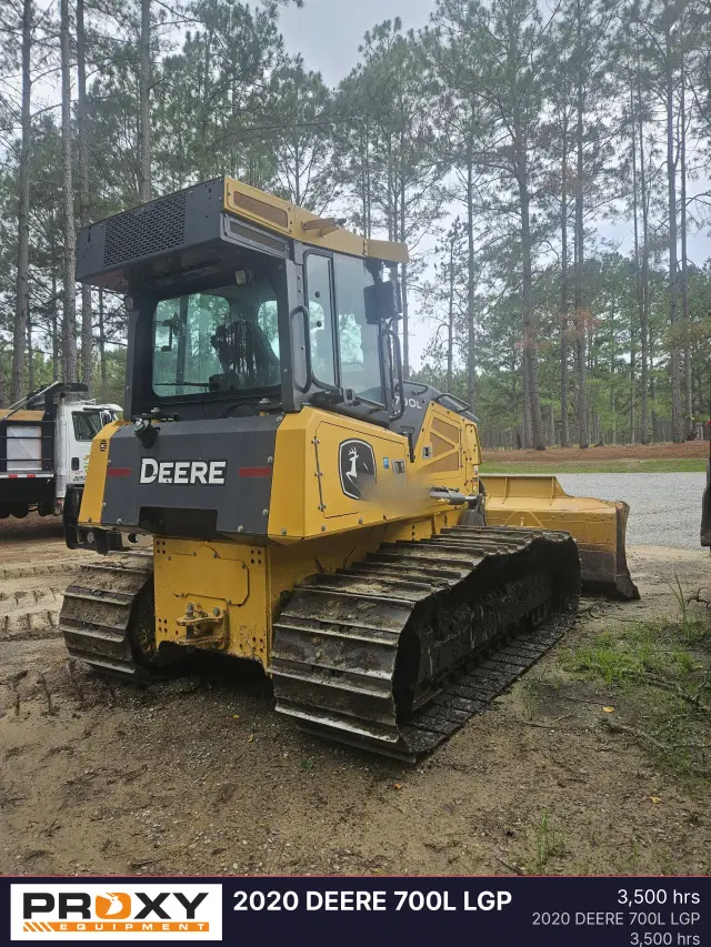 Image of John Deere 700L LGP equipment image 4