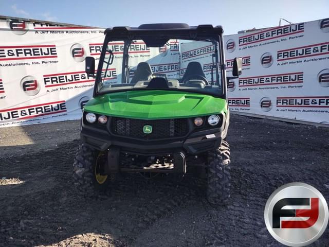 Image of John Deere XUV 835M equipment image 1
