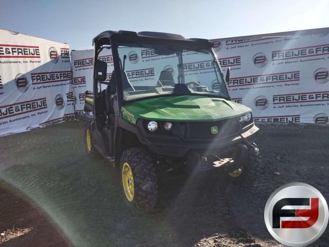 Image of John Deere XUV 835M equipment image 2