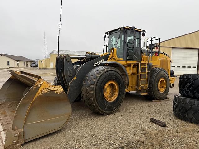 Image of John Deere 844L equipment image 2