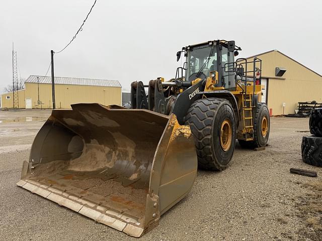 Image of John Deere 844L equipment image 1