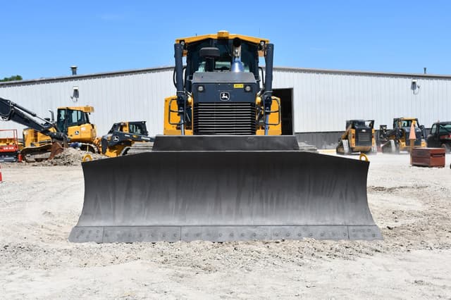 Image of John Deere 850L LGP equipment image 2