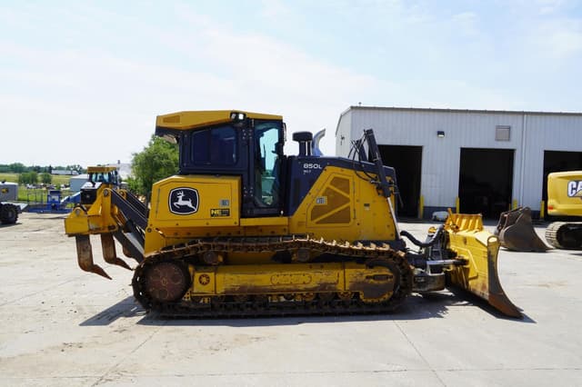 Image of John Deere 850L WLT equipment image 4