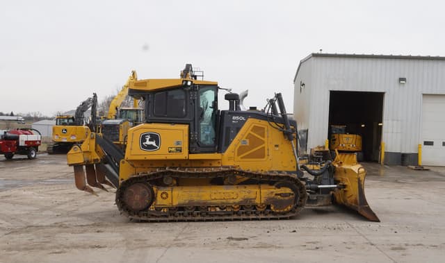 Image of John Deere 850L WLT equipment image 4