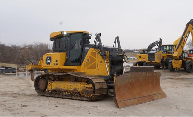 Image of John Deere 850L WLT equipment image 3