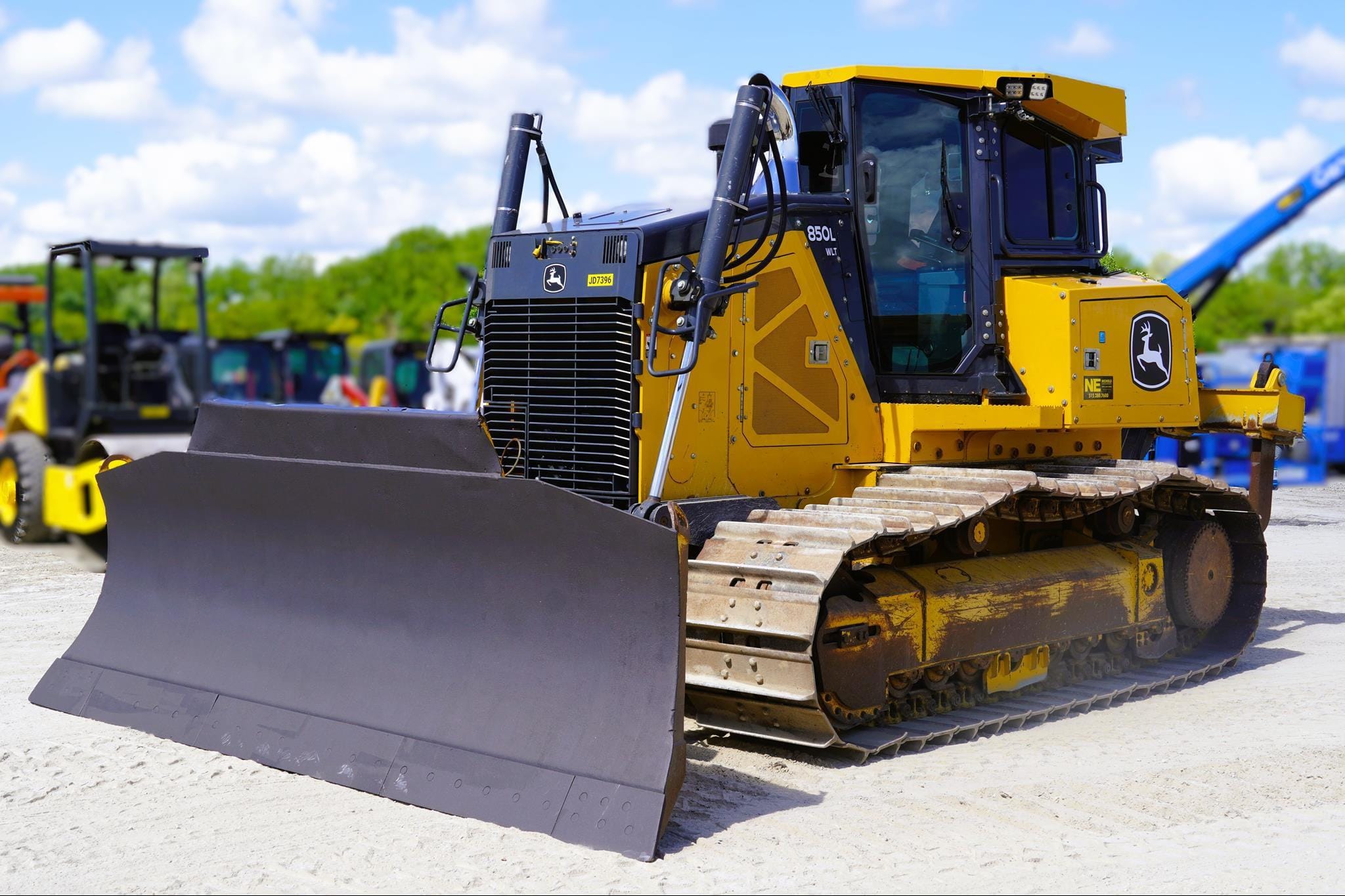 2020 John Deere 850L WLT Equipment Image0