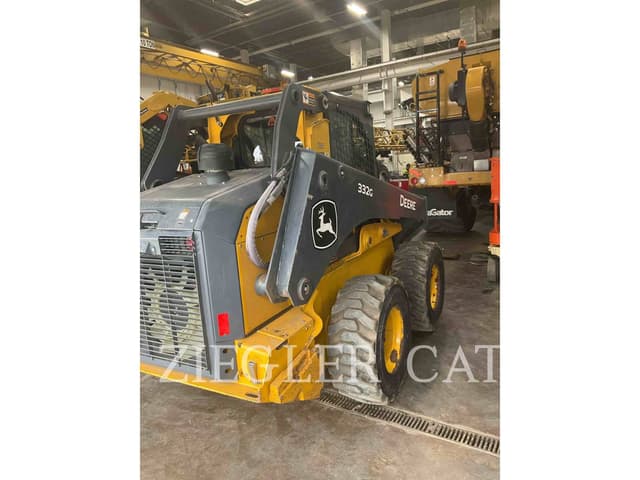 Image of John Deere 332G equipment image 2
