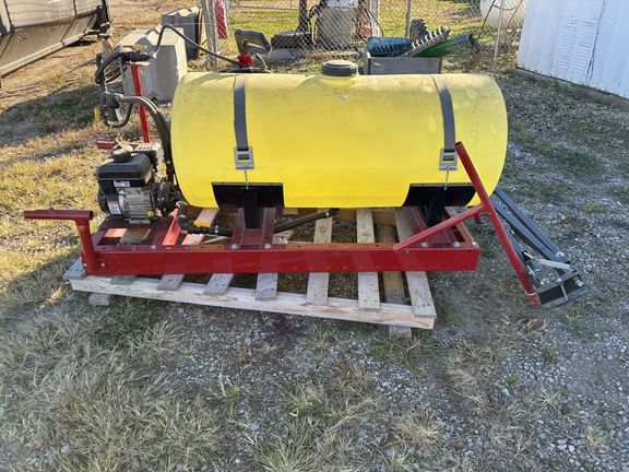 2020 Demco 110G Equipment Image0