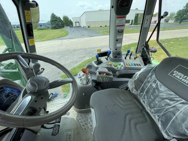 Image of Deutz-Fahr Agrotron 6215 equipment image 4