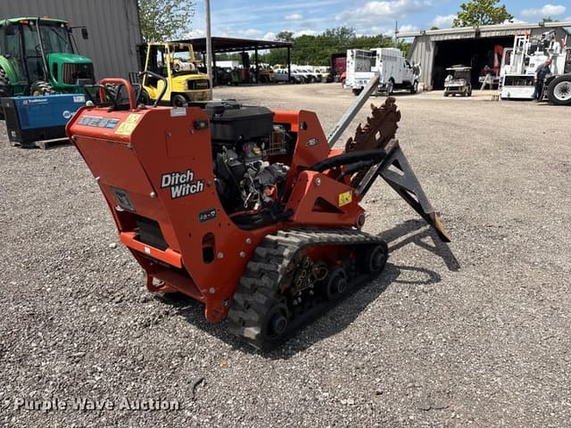 Image of Ditch Witch C16X equipment image 4