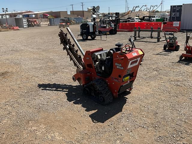 Image of Ditch Witch C24X equipment image 3