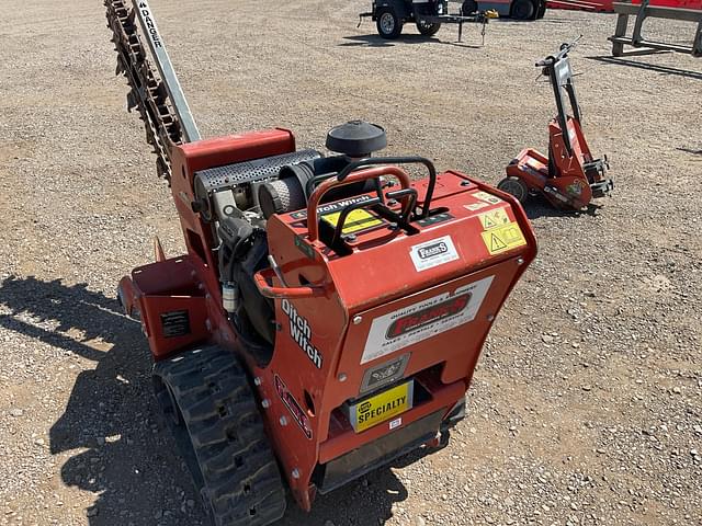 Image of Ditch Witch C24X equipment image 4
