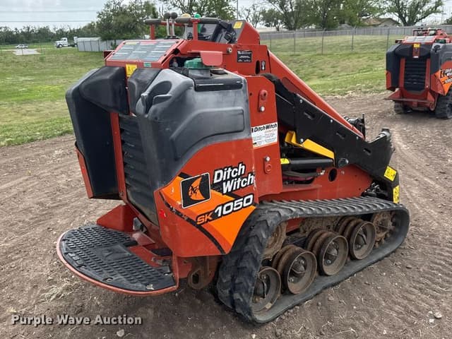 Image of Ditch Witch SK1050 equipment image 4