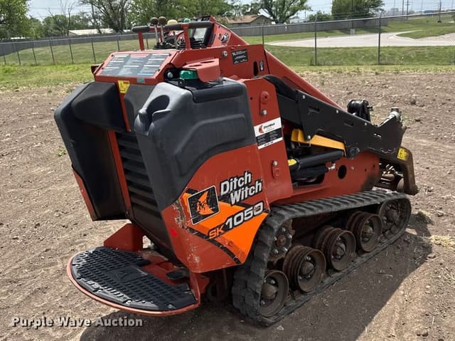 Image of Ditch Witch SK1050 equipment image 4