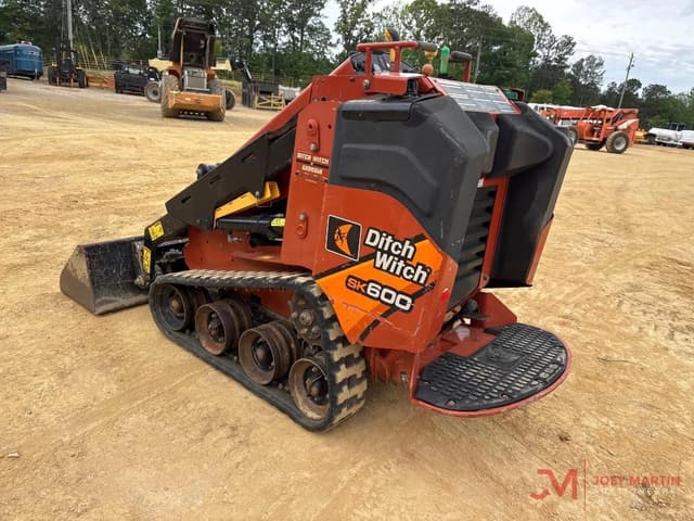 Image of Ditch Witch SK600 equipment image 2