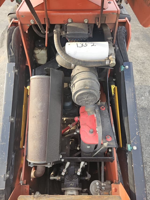 Image of Ditch Witch SK800 equipment image 4