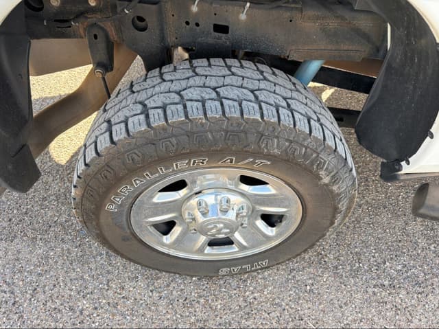 Image of Dodge Ram 2500 equipment image 3