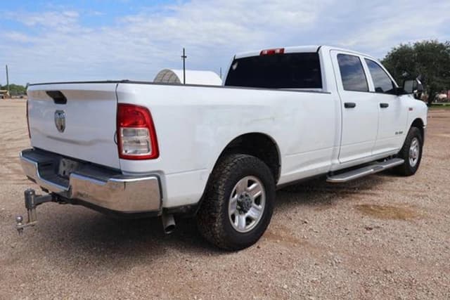 Image of Dodge Ram 2500 equipment image 2
