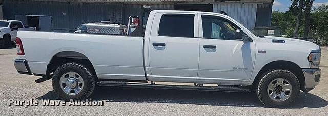Image of Dodge Ram 2500 equipment image 3