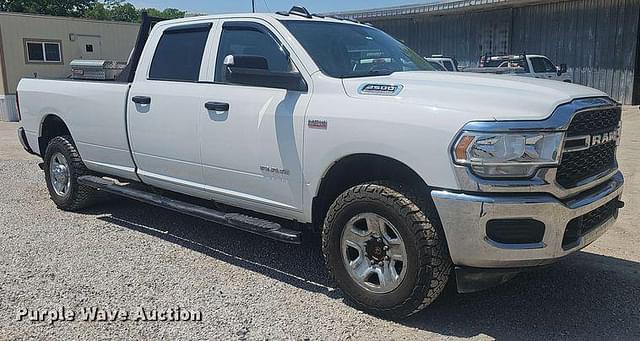 Image of Dodge Ram 2500 equipment image 2