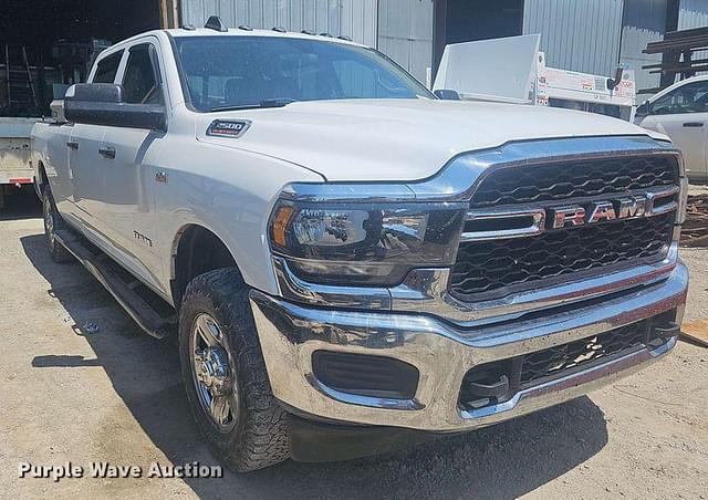 Image of Dodge Ram 2500 equipment image 2