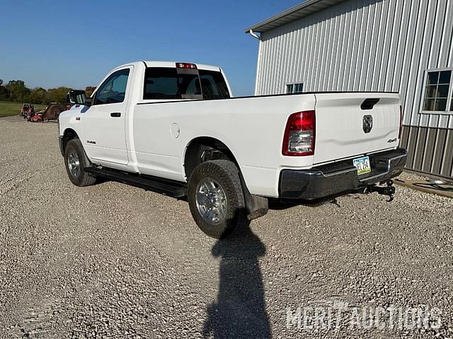 Image of Dodge Ram 2500HD equipment image 2