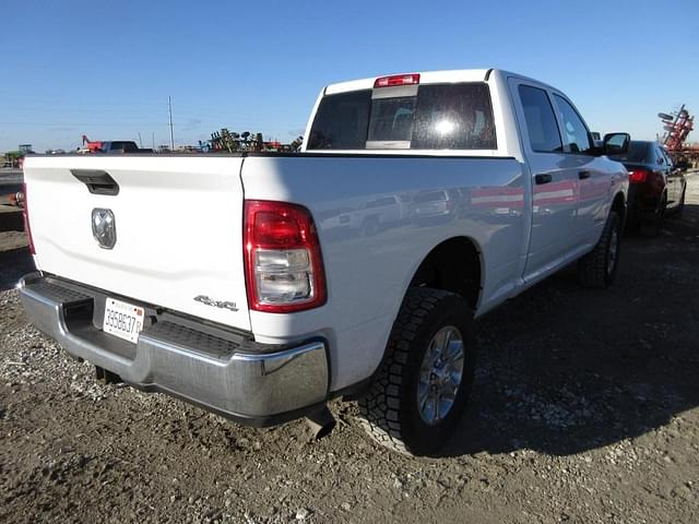 Image of Dodge Ram 2500 equipment image 3