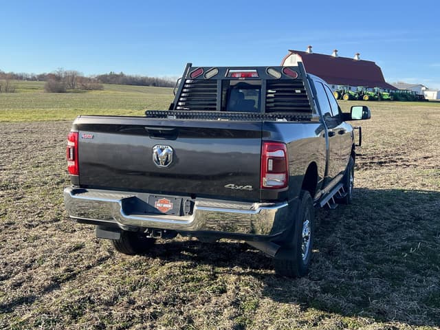 Image of Dodge Ram 2500HD equipment image 4
