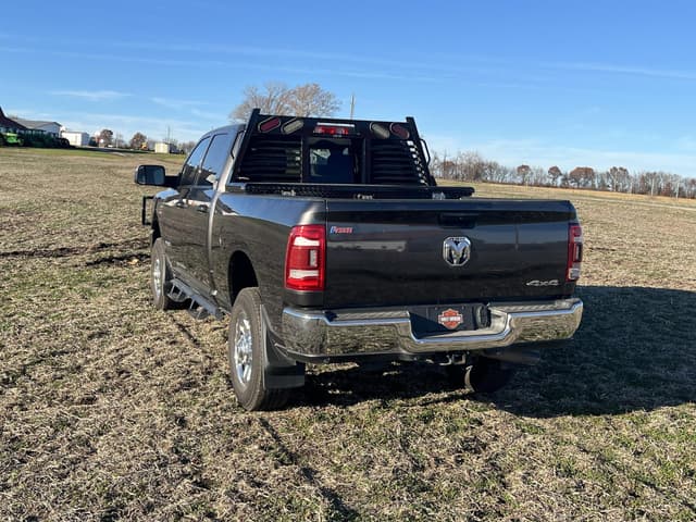 Image of Dodge Ram 2500HD equipment image 3