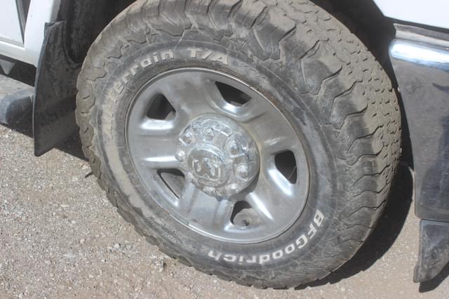 Image of Dodge Ram 2500HD equipment image 3