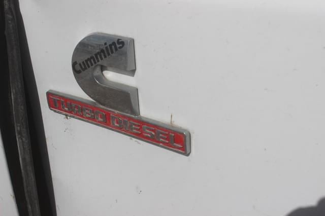 Image of Dodge Ram 2500HD equipment image 2