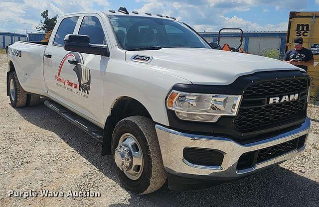 Image of Dodge Ram 3500 equipment image 2