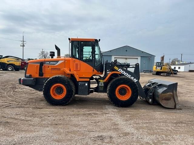 Image of  Doosan DL220-5 equipment image 3