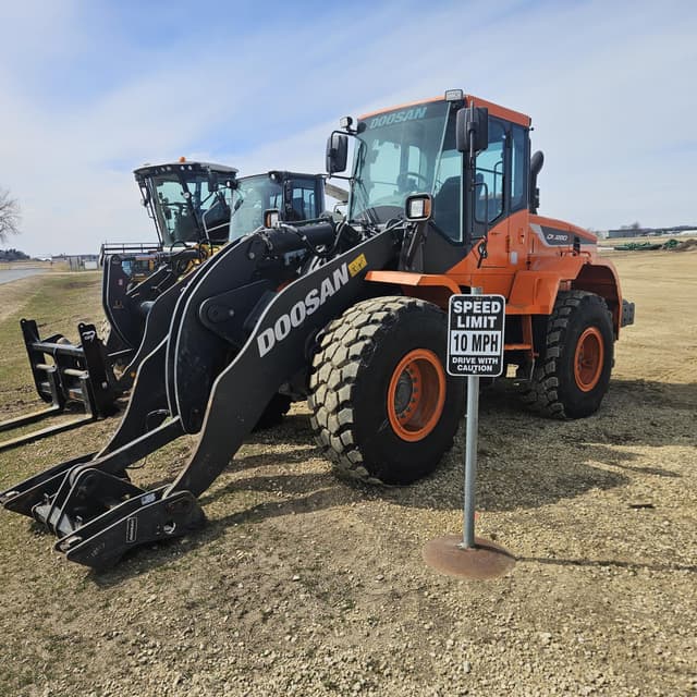 Image of Doosan DL280-5 equipment image 2