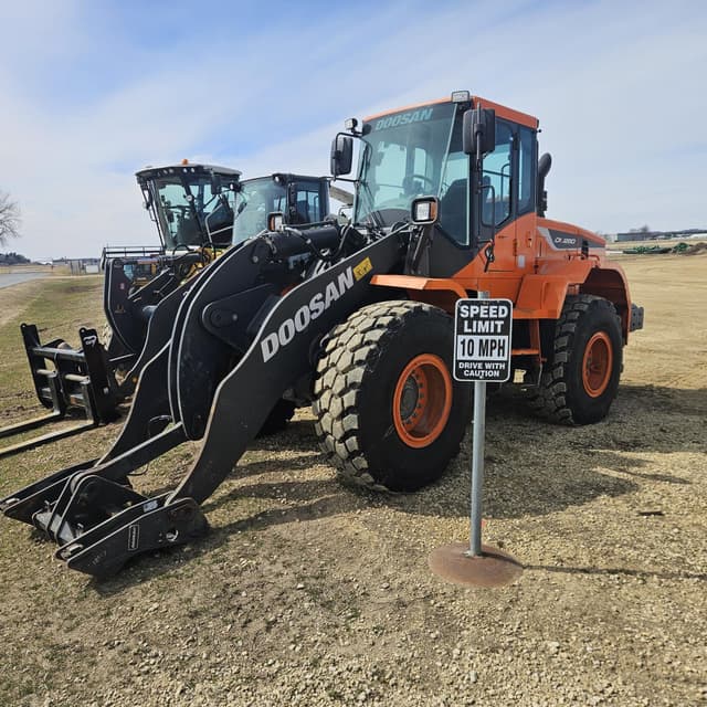 Image of  Doosan DL280 equipment image 2