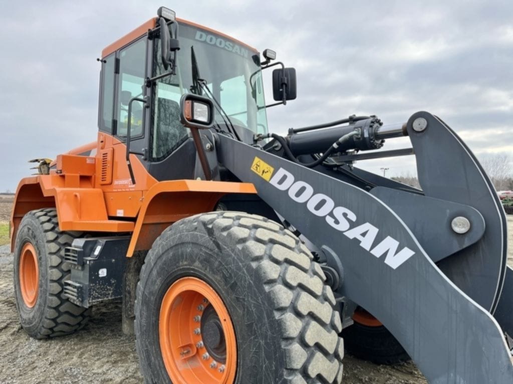 Main image  Doosan DL280-5