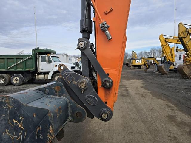 Image of  Doosan DX140LC-5 equipment image 2