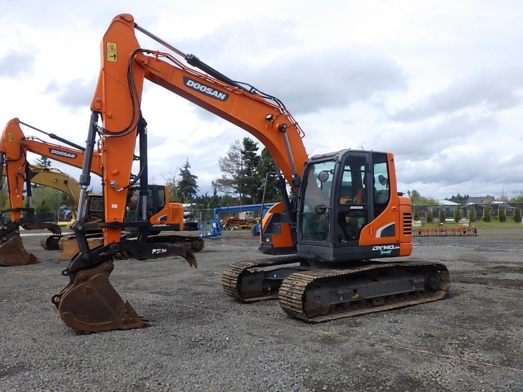 2020  Doosan DX140LCR-5 Equipment Image0