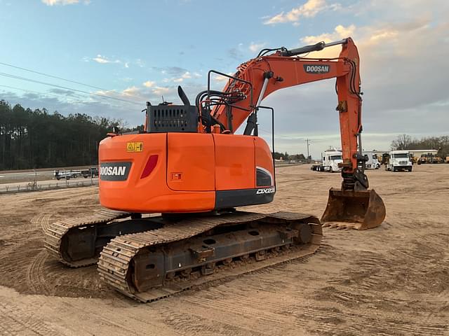 Image of  Doosan DX235 equipment image 4