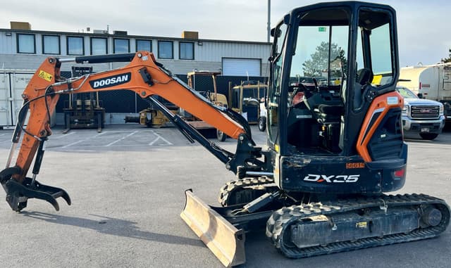 Image of  Doosan DX35 equipment image 2
