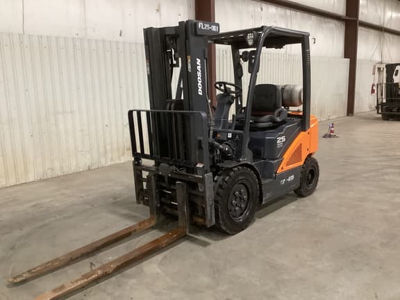 Image of Doosan G25N-7 equipment image 2