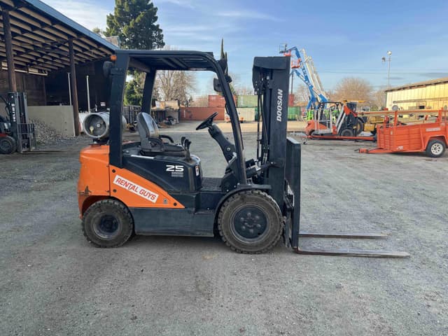 Image of  Doosan G25N-7DF equipment image 2