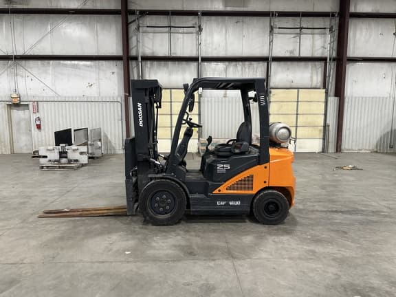 Image of  Doosan G25N-7 equipment image 1