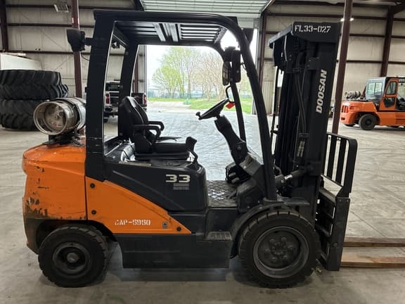 Image of  Doosan G33N7-EX10 equipment image 2