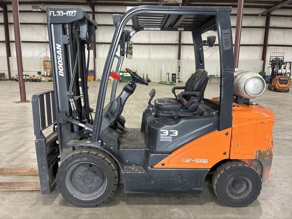Image of  Doosan G33N7-EX10 equipment image 4