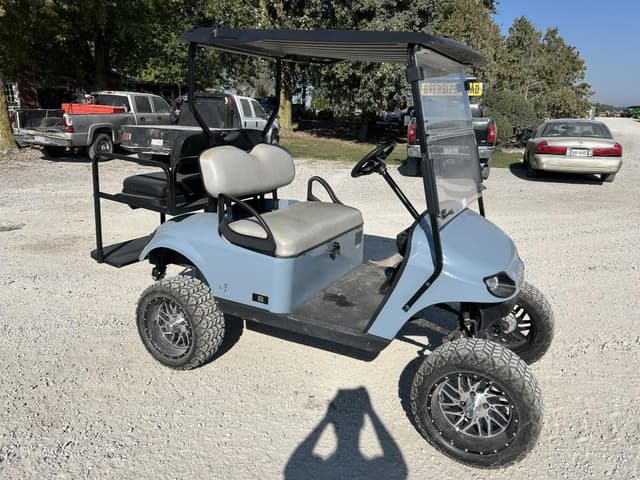 Image of EZ-GO Express 4 equipment image 1