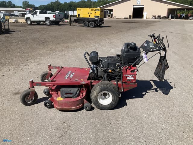 Image of Exmark Turf Tracer equipment image 1