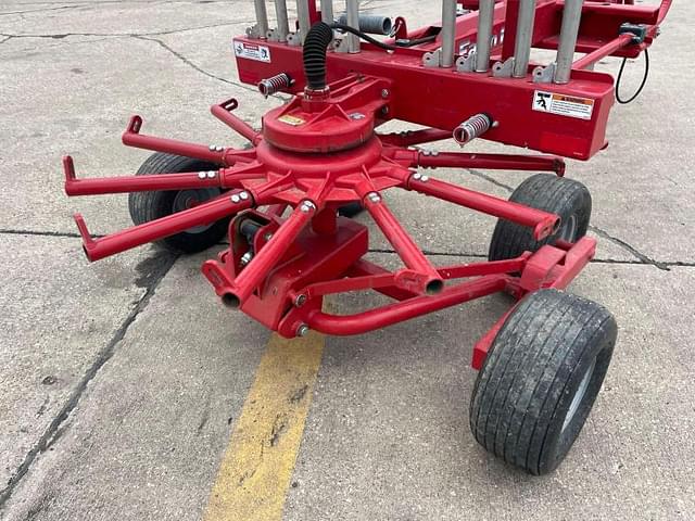 Image of Farm King RR420 equipment image 4