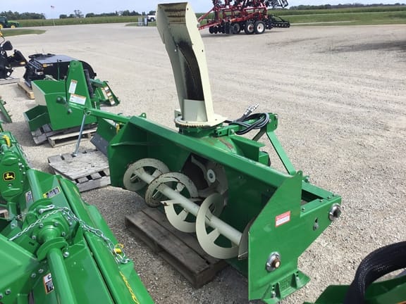 2020 Farm King Y740G-4 Equipment Image0
