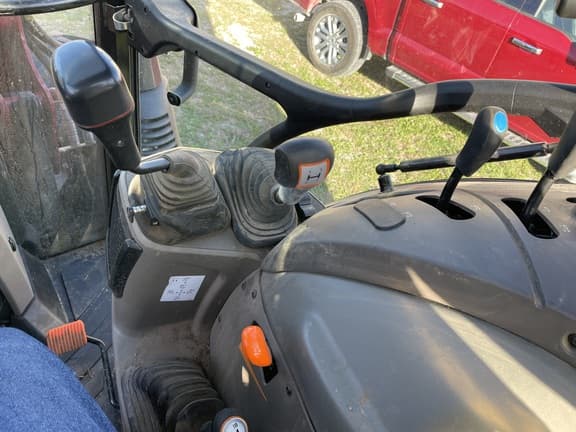 Image of Case IH Farmall 100C equipment image 3